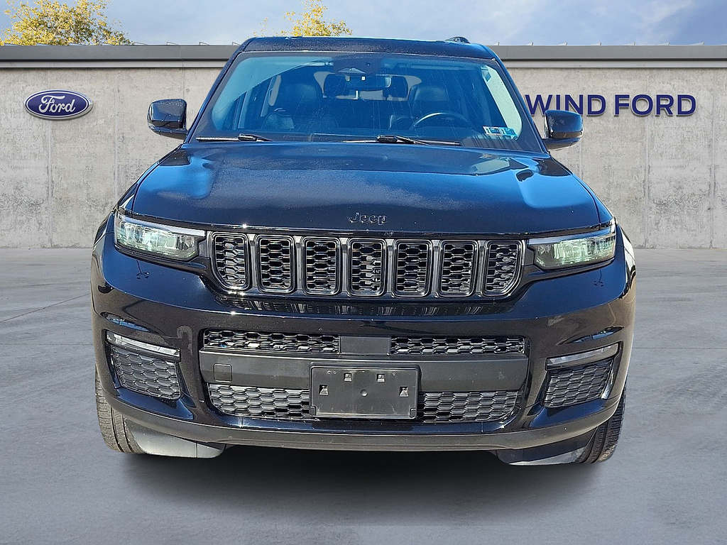 2022 Jeep Grand Cherokee L photo 2 of 32