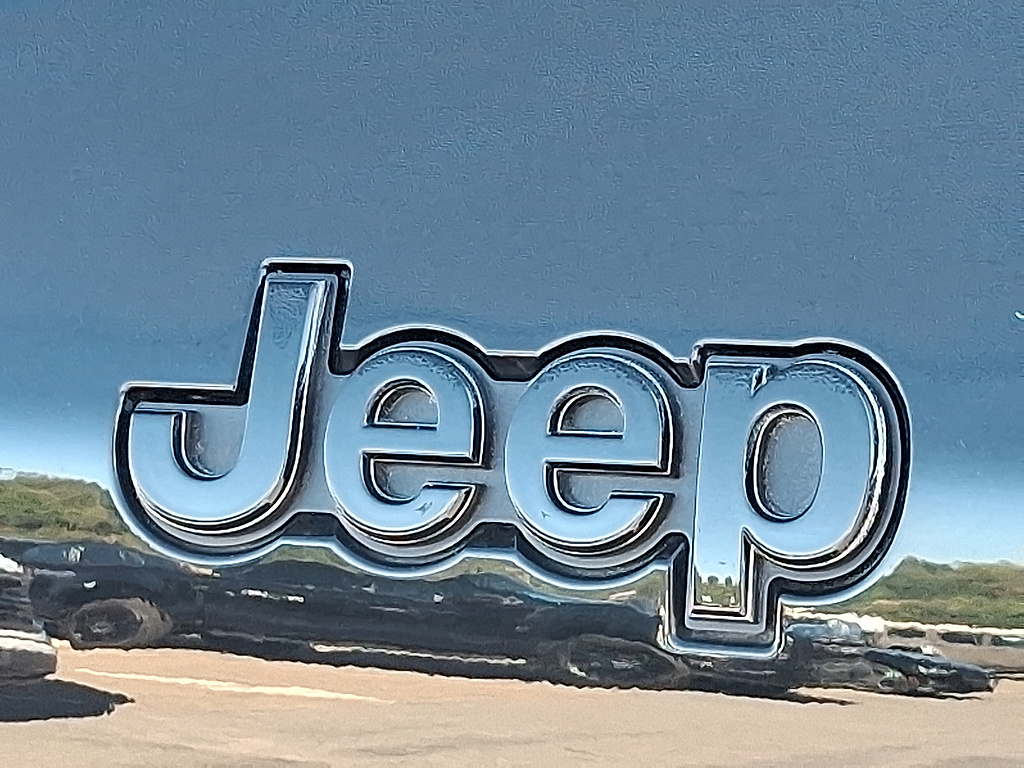 2022 Jeep Grand Cherokee L photo 30 of 32