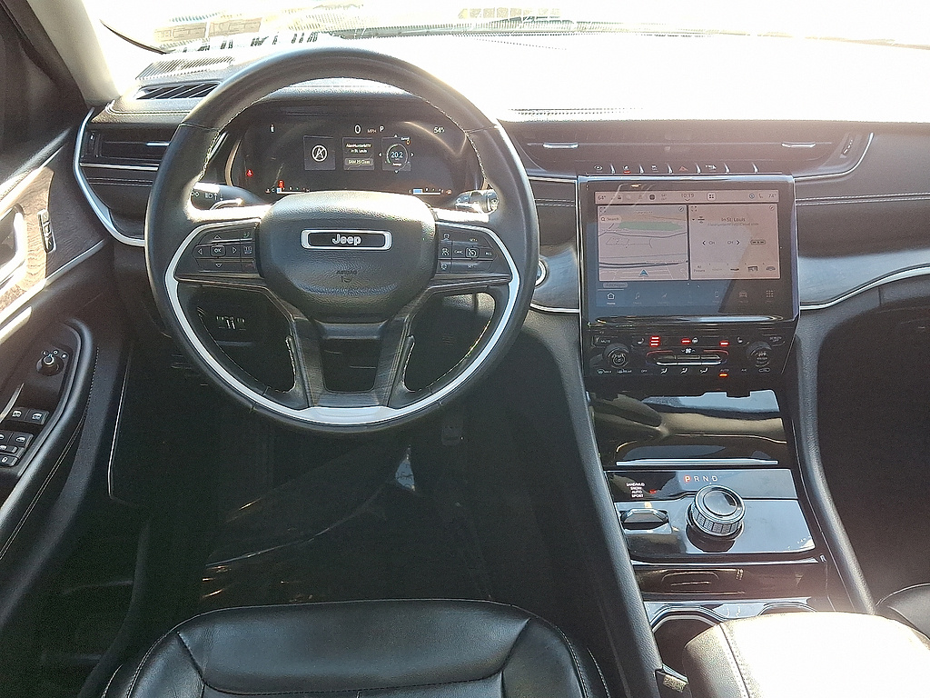2022 Jeep Grand Cherokee L photo 12 of 32