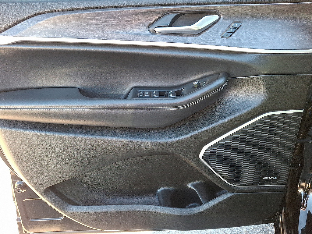 2022 Jeep Grand Cherokee L photo 13 of 32