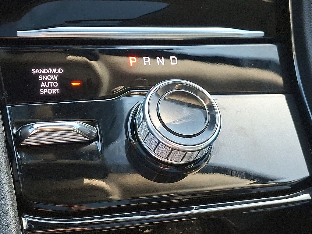 2022 Jeep Grand Cherokee L photo 16 of 32