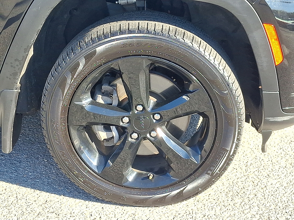 2022 Jeep Grand Cherokee L photo 8 of 32