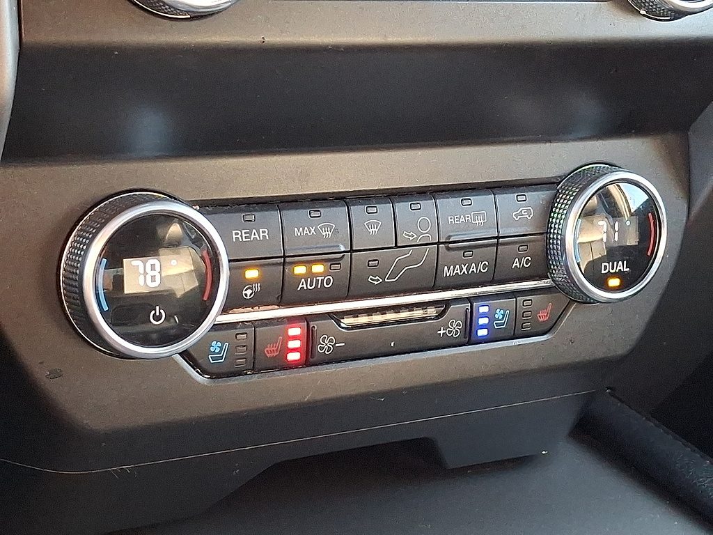 2021 Ford Expedition photo 17 of 31