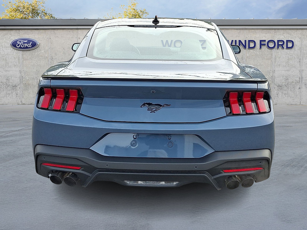 2026 Ford Mustang photo 5 of 31