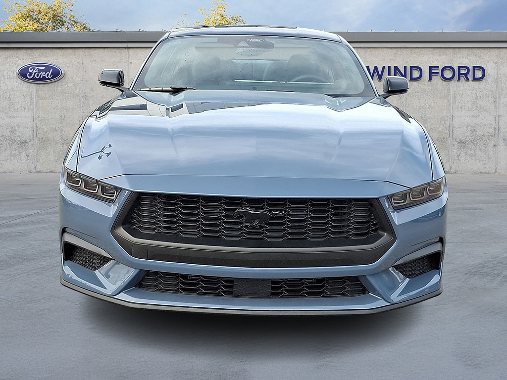 2026 Ford Mustang photo 2 of 31