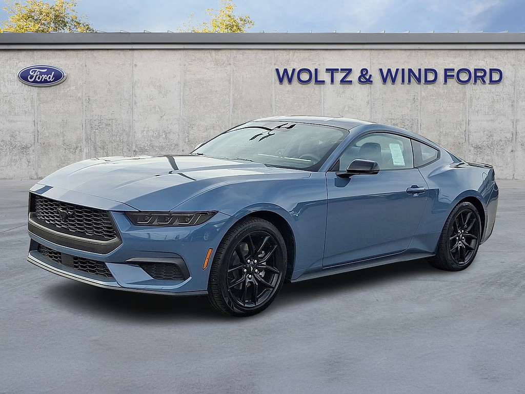 2026 Ford Mustang photo 3 of 31