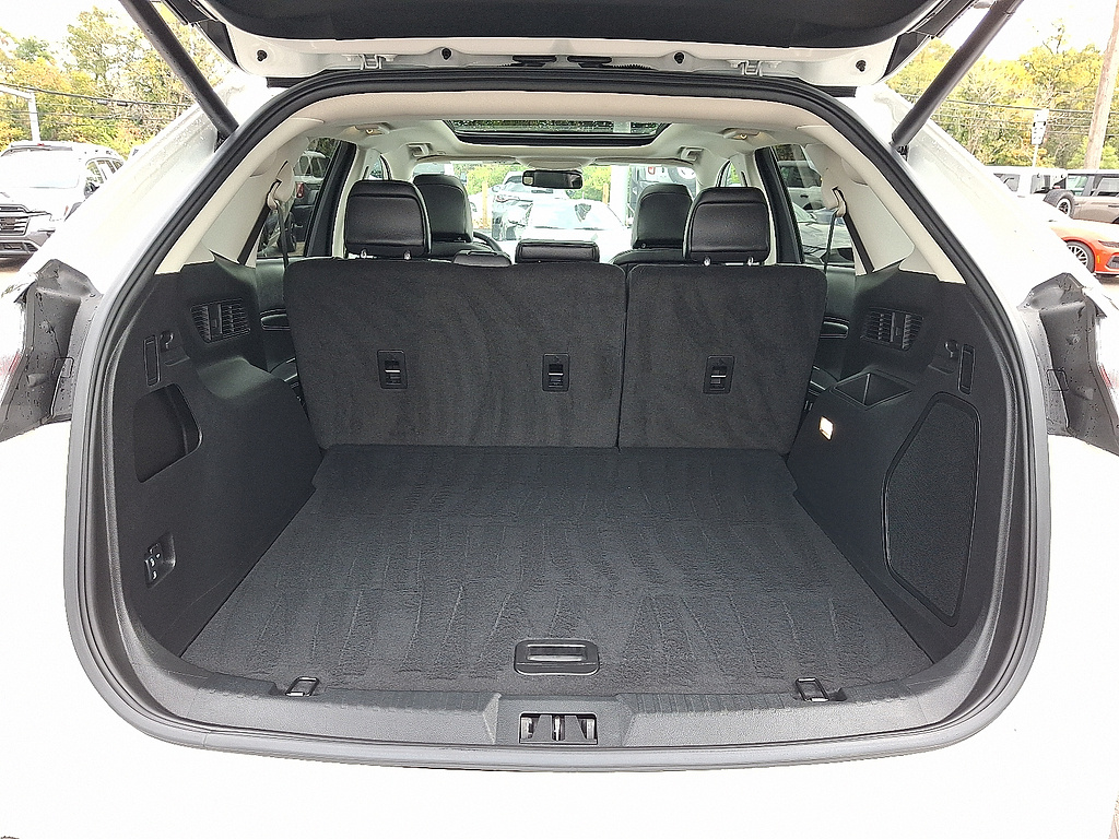 2024 Ford Edge photo 29 of 31