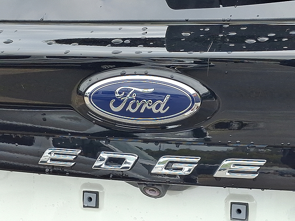2024 Ford Edge photo 30 of 31