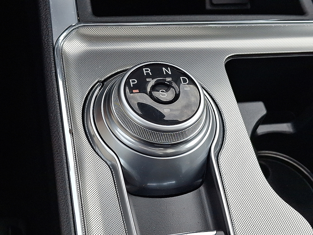 2024 Ford Edge photo 15 of 31