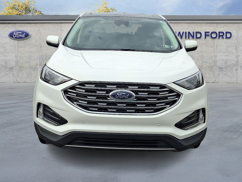 2024 Ford Edge photo 2 of 31