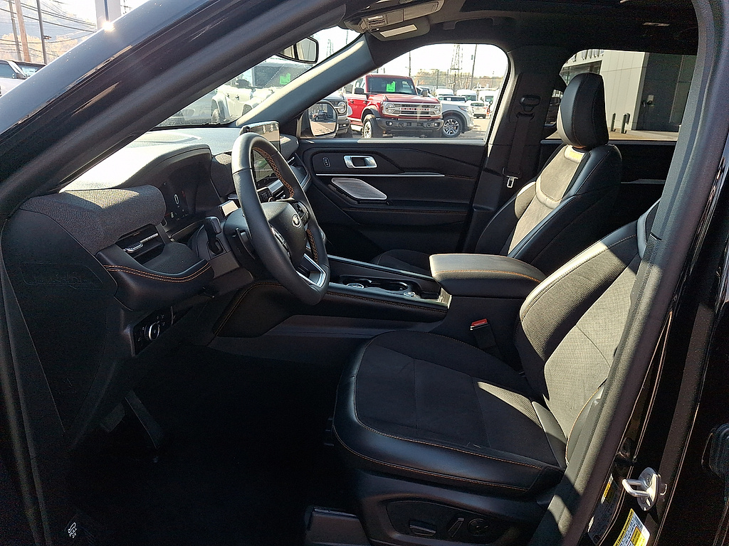 2026 Ford Explorer photo 14 of 31