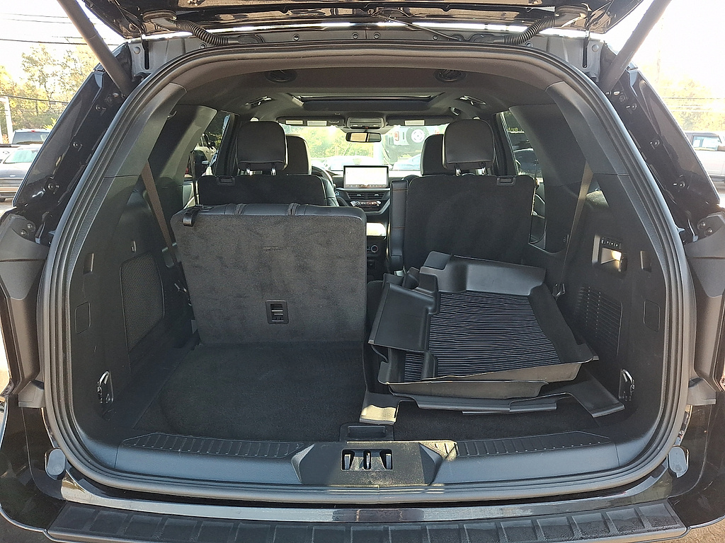 2026 Ford Explorer photo 29 of 31