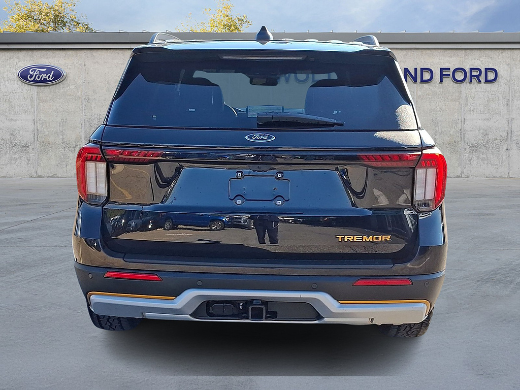 2026 Ford Explorer photo 5 of 31