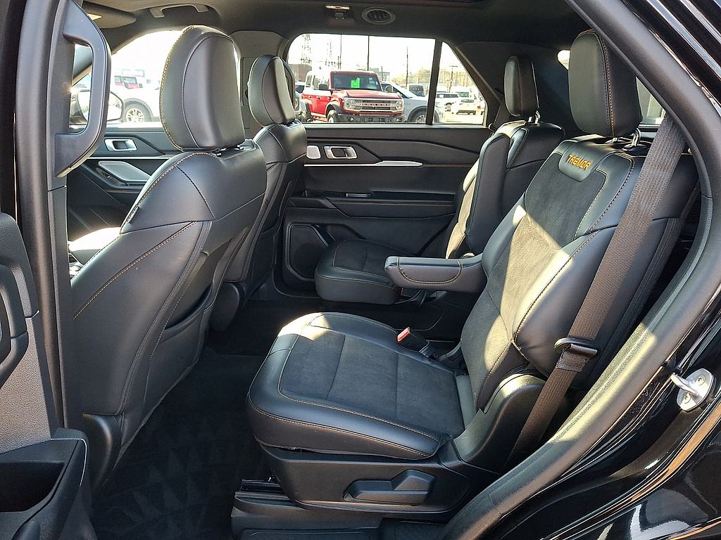 2026 Ford Explorer photo 10 of 31