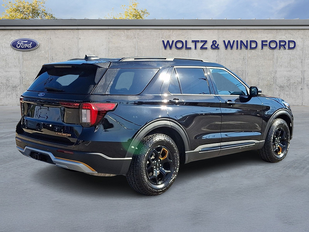 2026 Ford Explorer photo 6 of 31