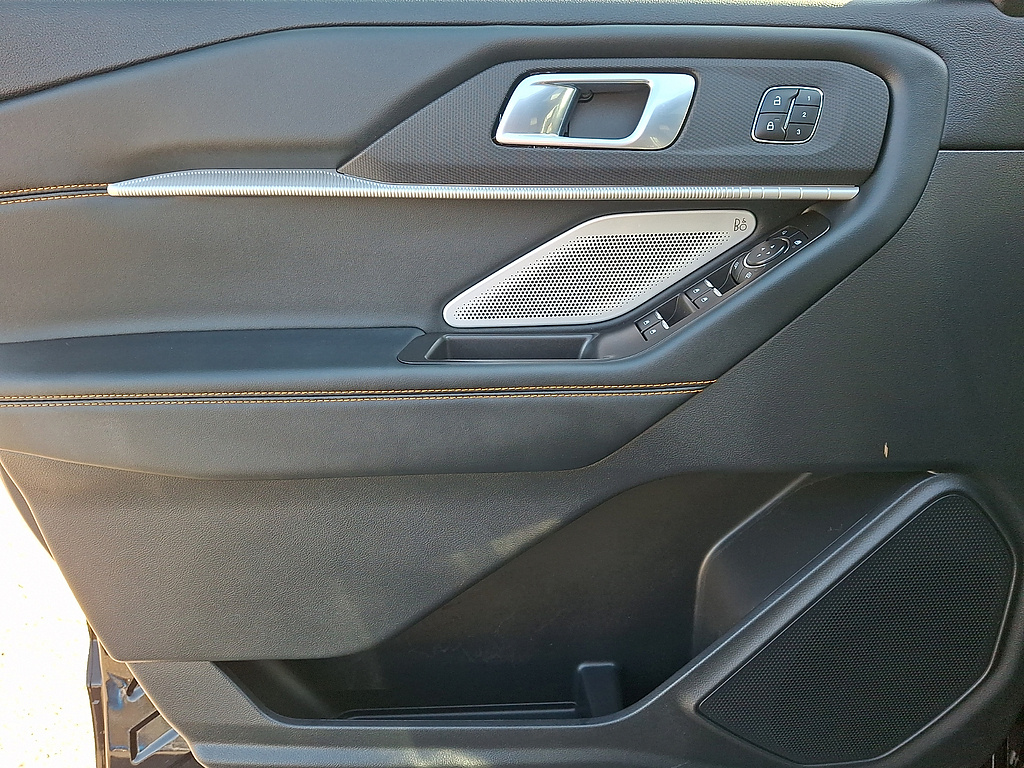 2026 Ford Explorer photo 12 of 31