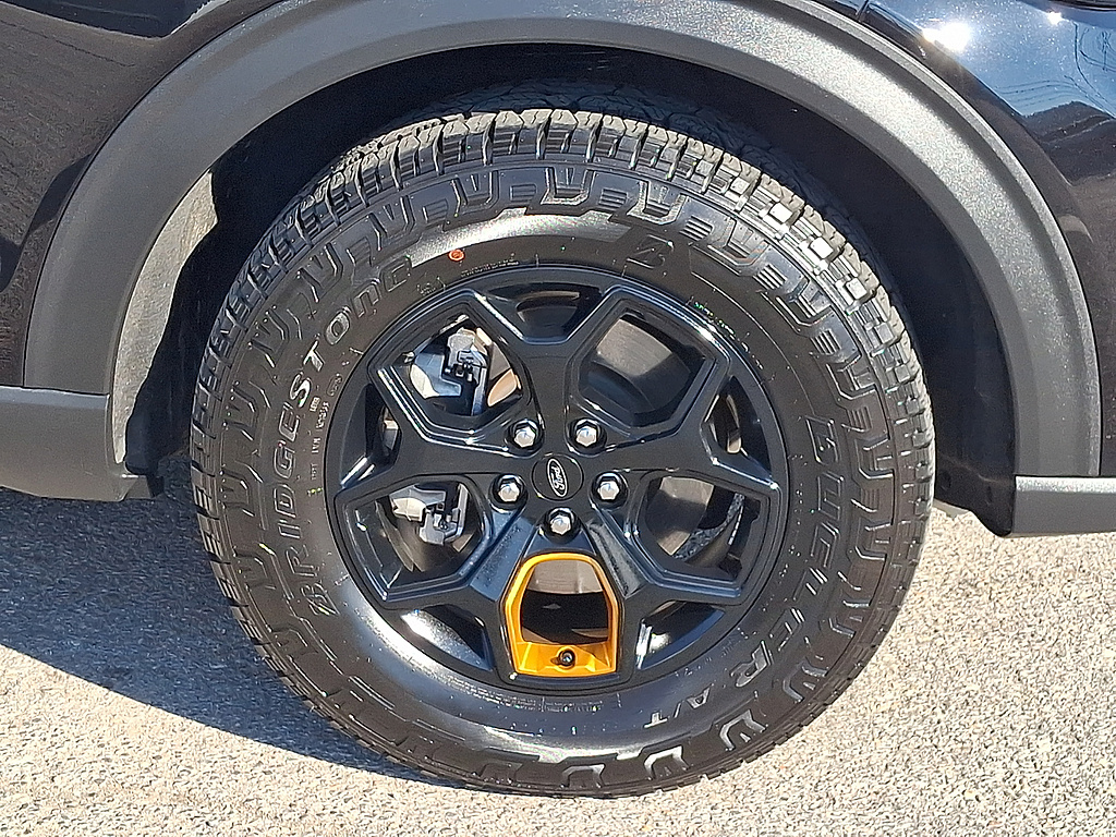 2026 Ford Explorer photo 8 of 31