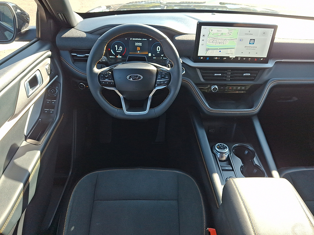 2026 Ford Explorer photo 11 of 31