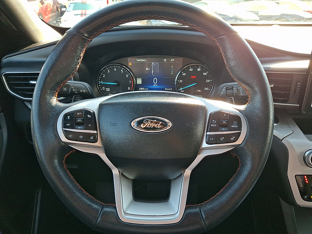 2023 Ford Explorer photo 20 of 32