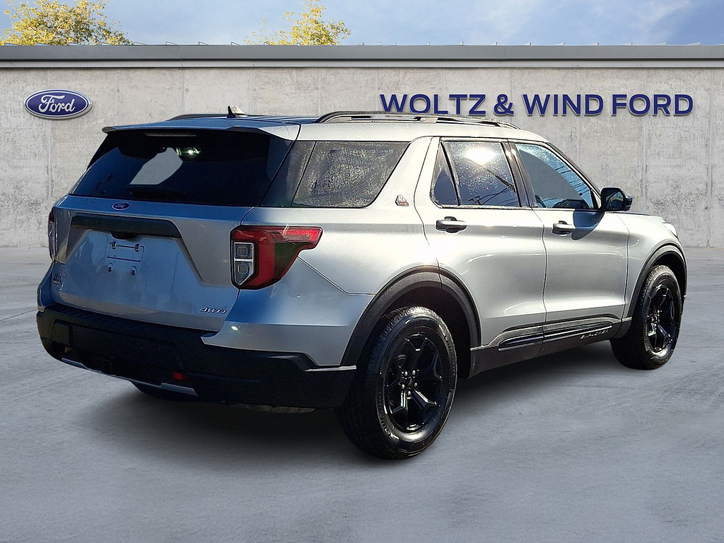 2023 Ford Explorer photo 6 of 32