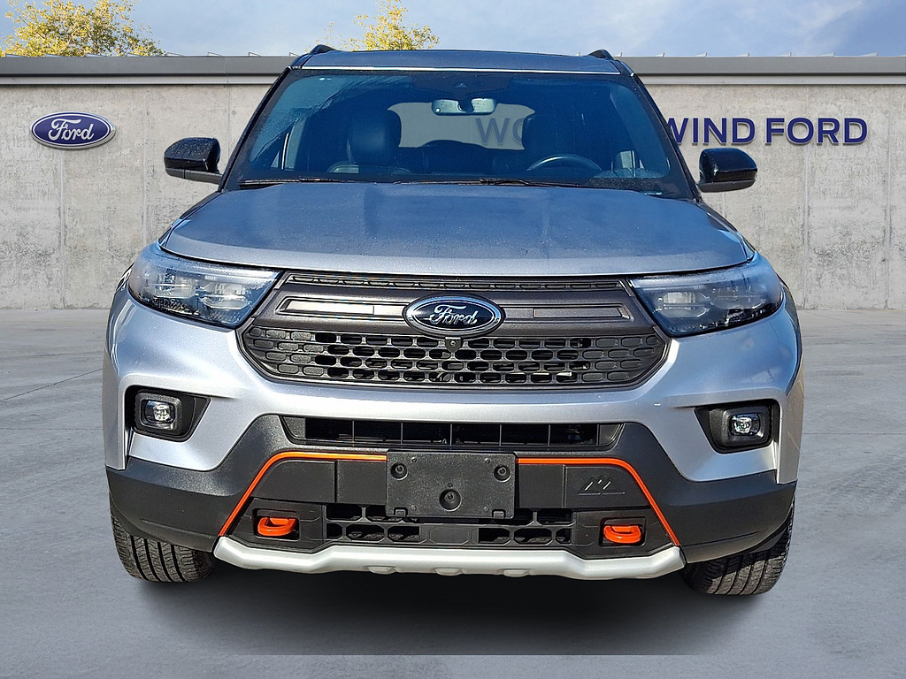 2023 Ford Explorer photo 2 of 32