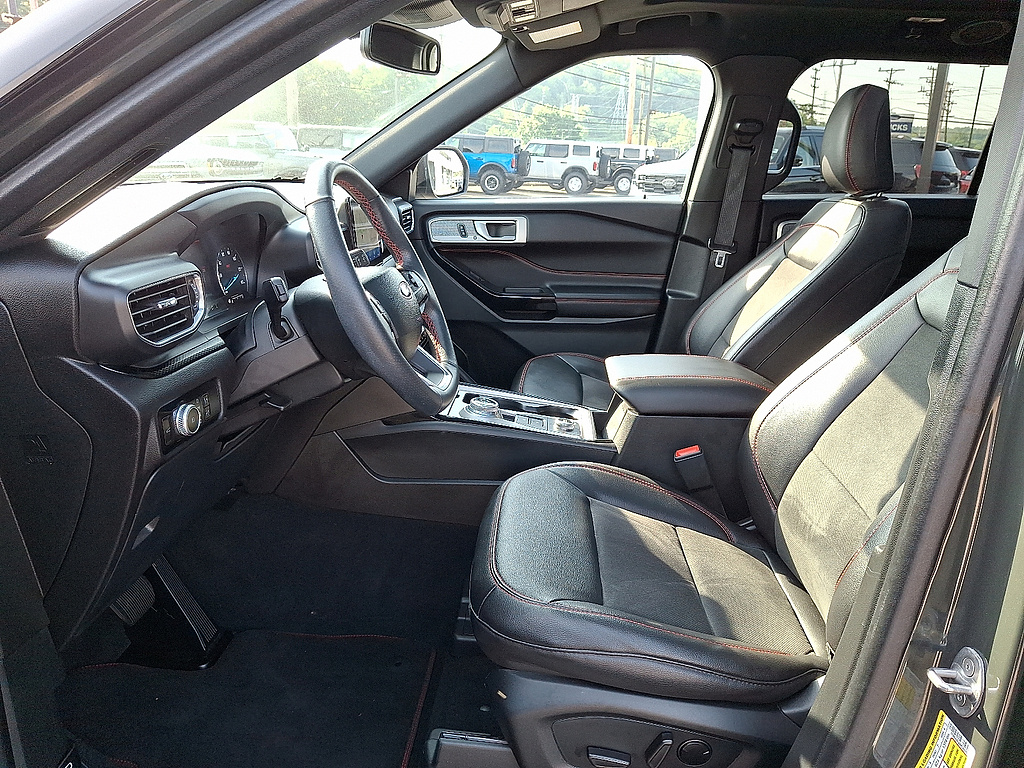 2023 Ford Explorer ST-Line Forged Green at Lake View Ford