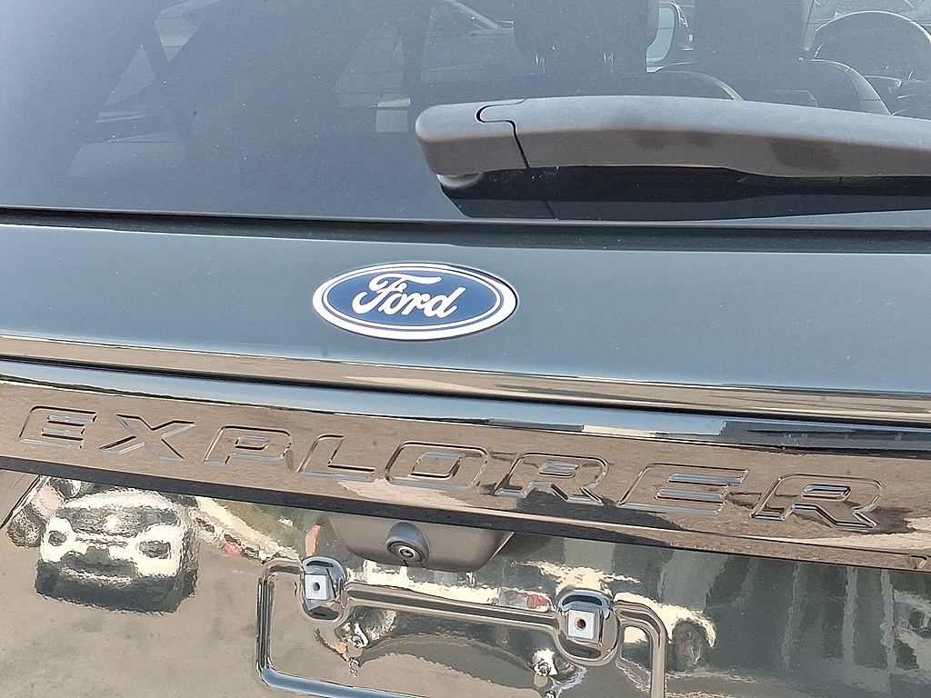 2023 Ford Explorer ST-Line Forged Green at Lake View Ford