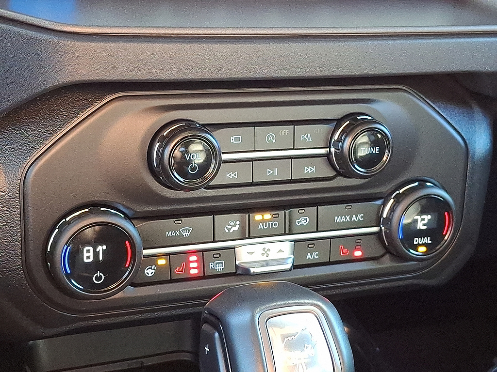 2025 Ford Bronco photo 15 of 31