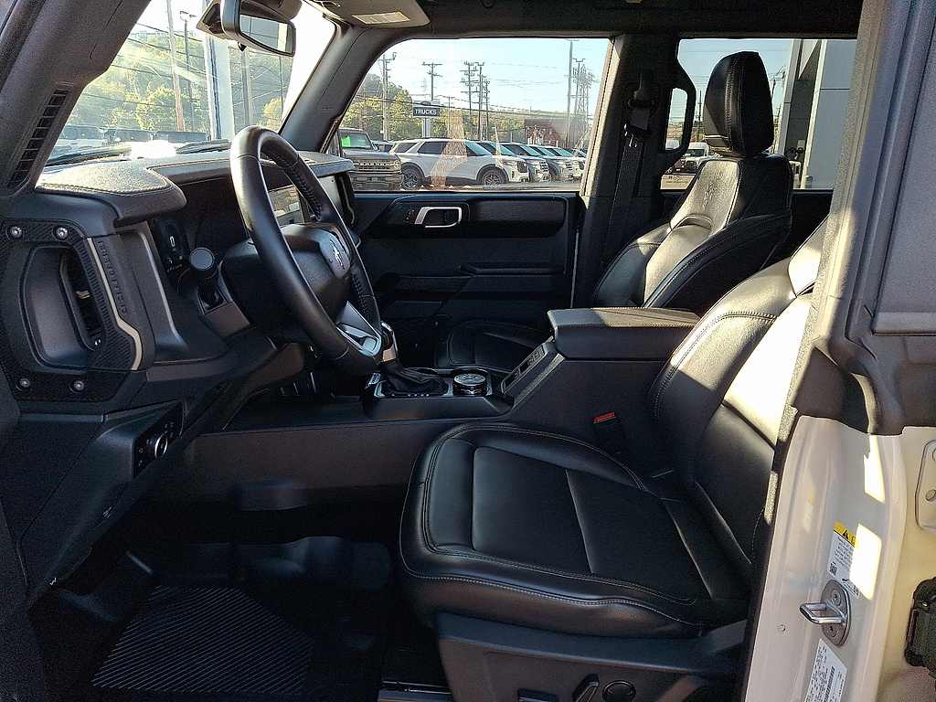 2025 Ford Bronco photo 13 of 31
