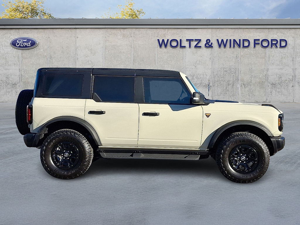 2025 Ford Bronco photo 7 of 31