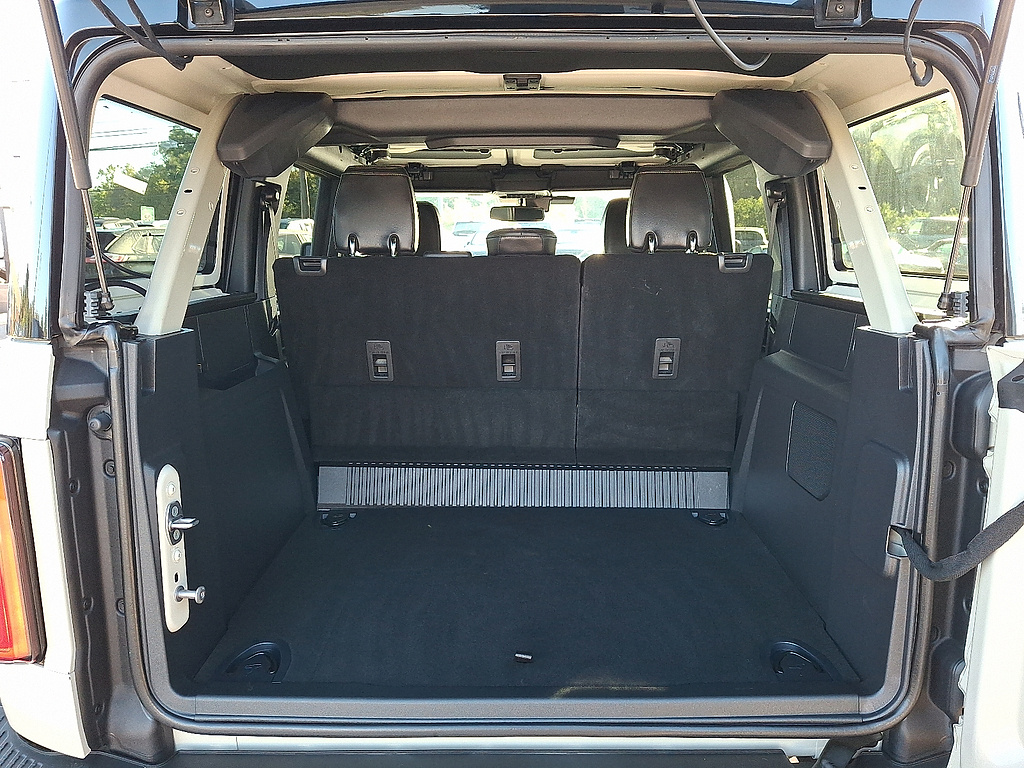 2025 Ford Bronco photo 28 of 31