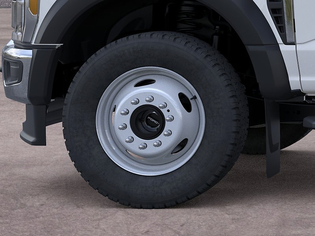 2026 Ford Super Duty F-550 DRW photo 19 of 22