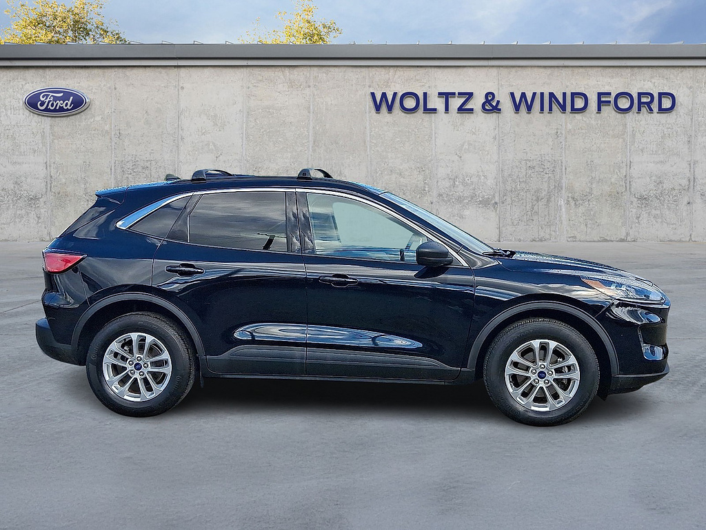 2022 Ford Escape SE Agate Black at Lake View Ford