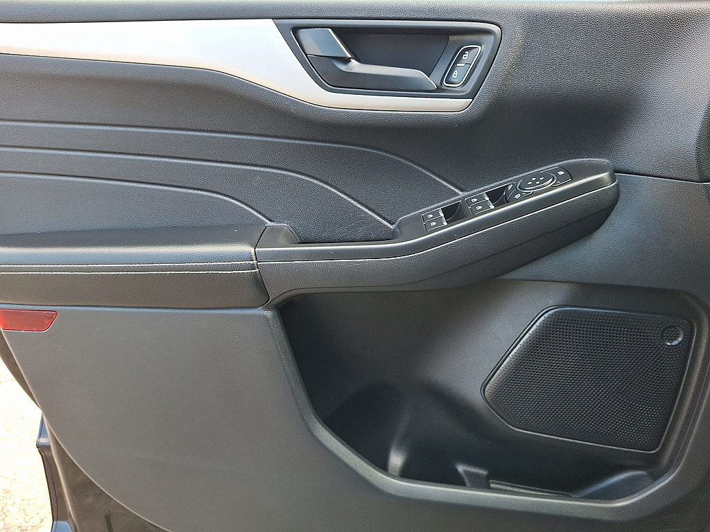 2022 Ford Escape SE Agate Black at Lake View Ford