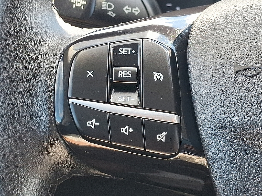 2022 Ford Escape SE Agate Black at Lake View Ford