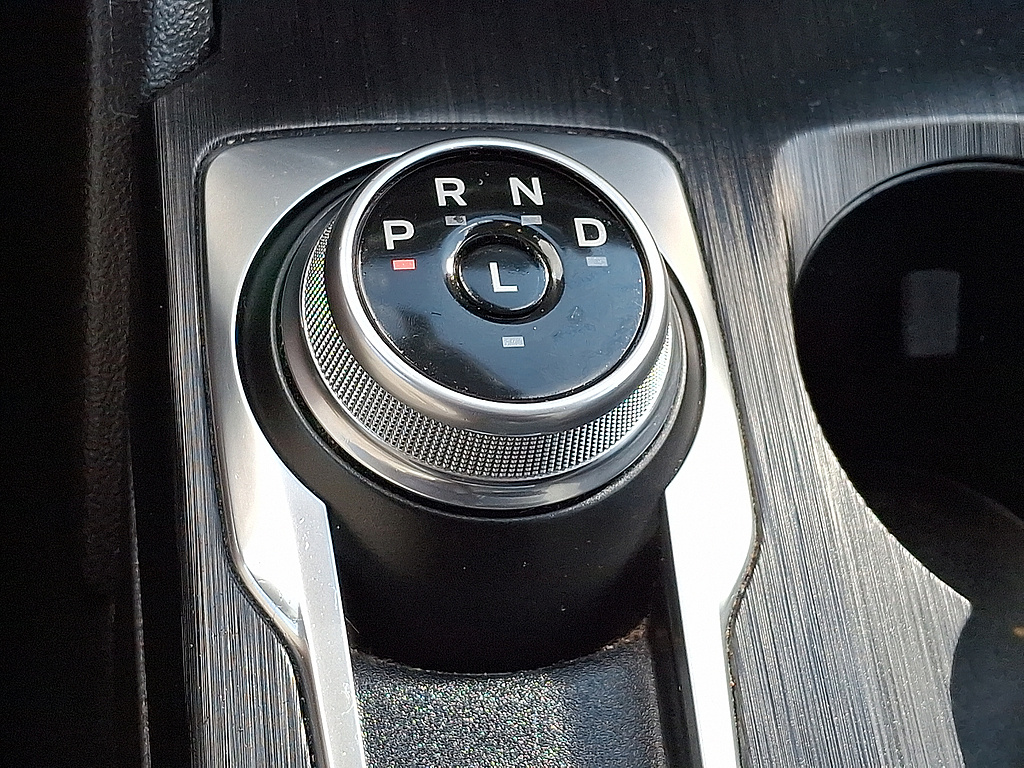 2022 Ford Escape SE Agate Black at Lake View Ford