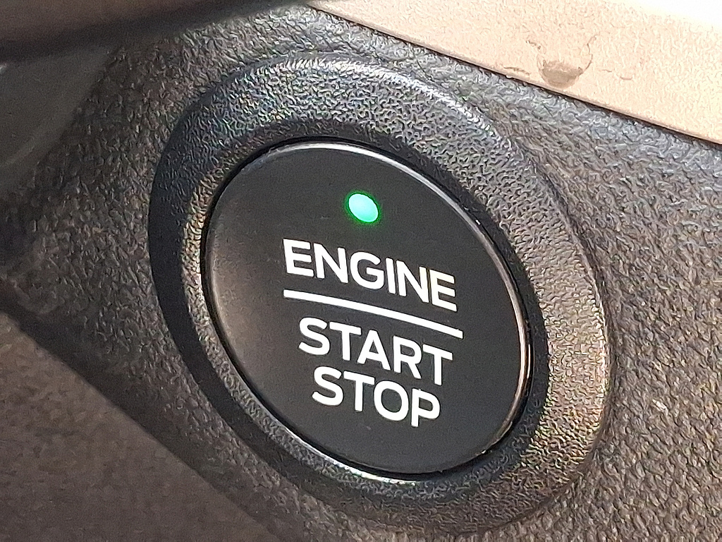2022 Ford Escape SE Agate Black at Lake View Ford