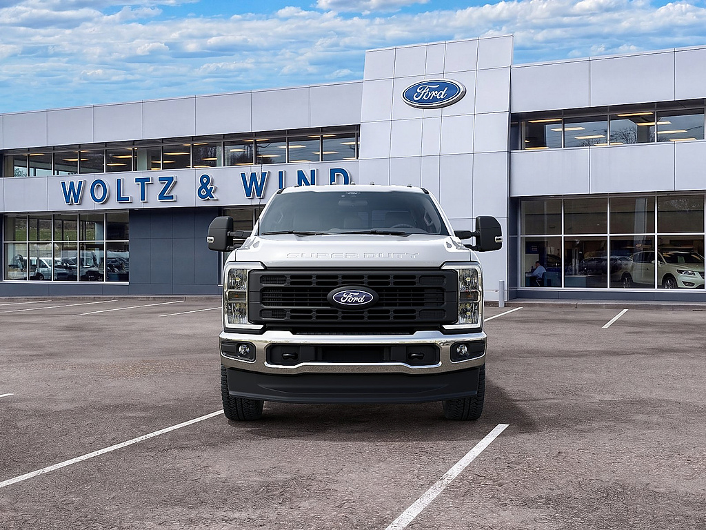 2027 Ford Super Duty F-350 SRW photo 3 of 22