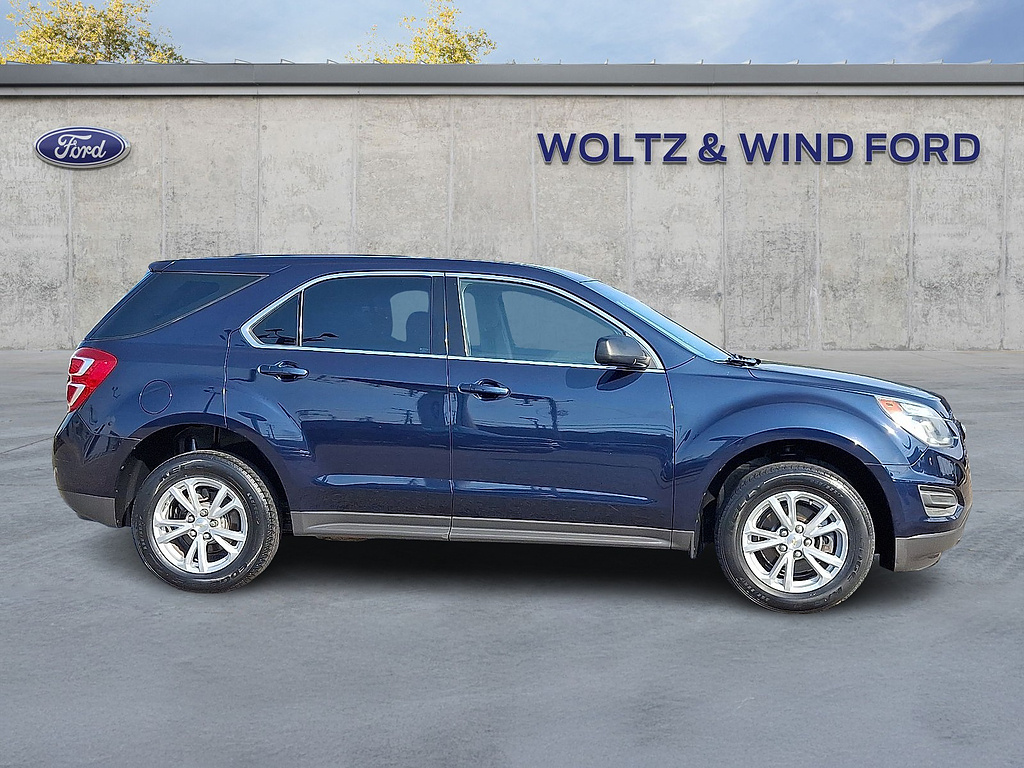 2017 Chevrolet Equinox LS - 6