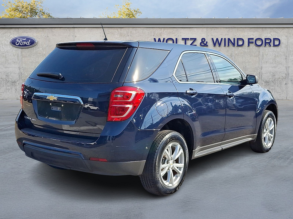 2017 Chevrolet Equinox LS - 5