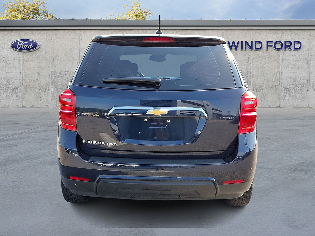 2017 Chevrolet Equinox LS - 4