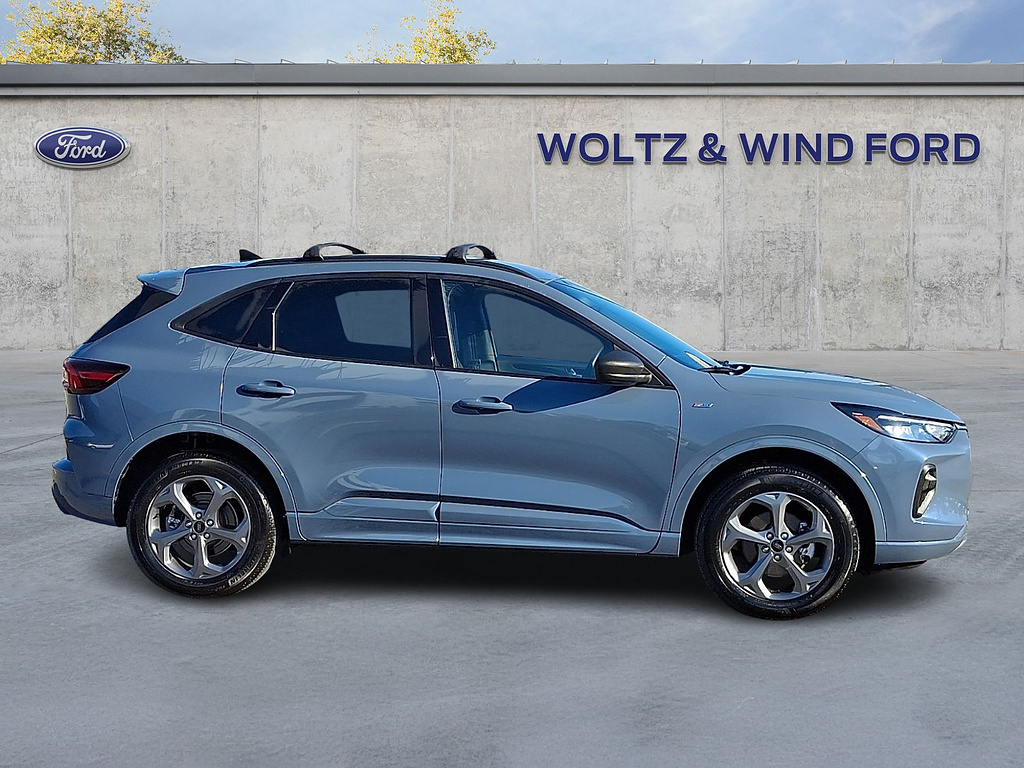 2024 Ford Escape photo 7 of 31