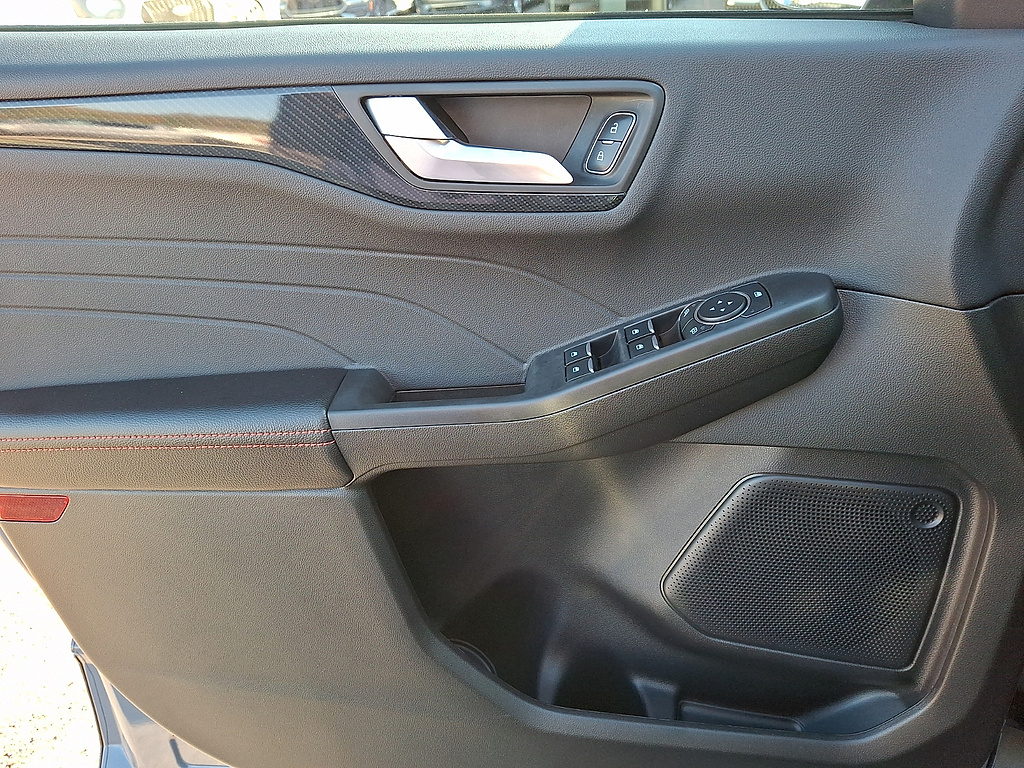 2024 Ford Escape photo 12 of 31