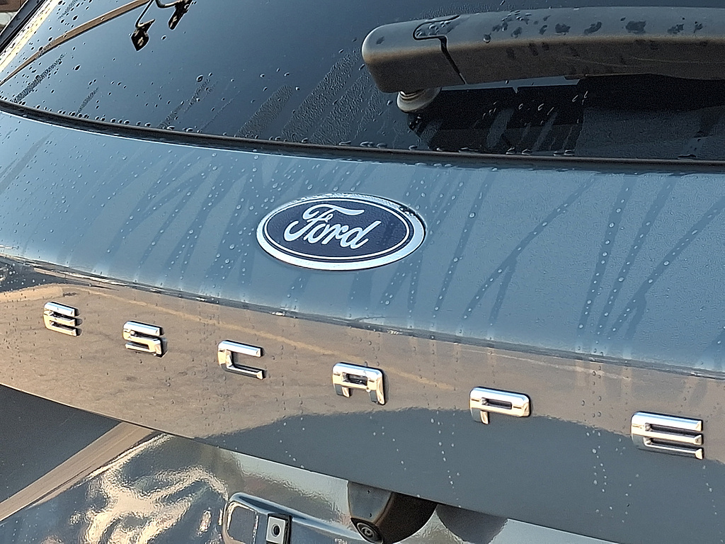 2024 Ford Escape photo 27 of 31