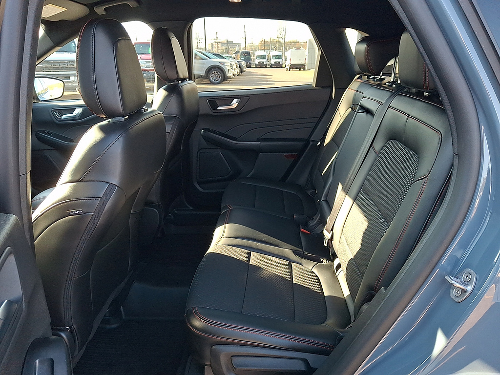 2024 Ford Escape photo 10 of 31