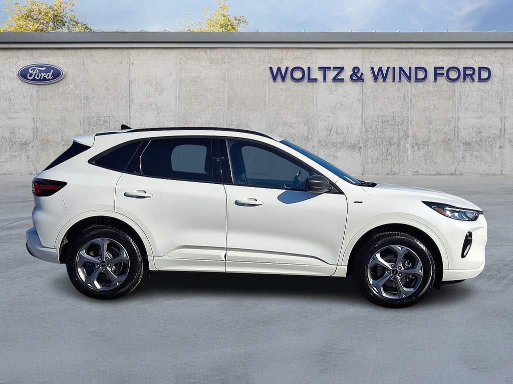 2024 Ford Escape photo 7 of 31