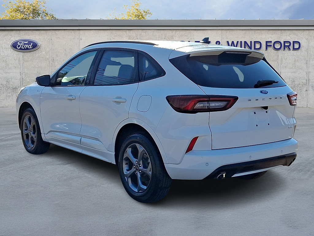 2024 Ford Escape photo 4 of 31