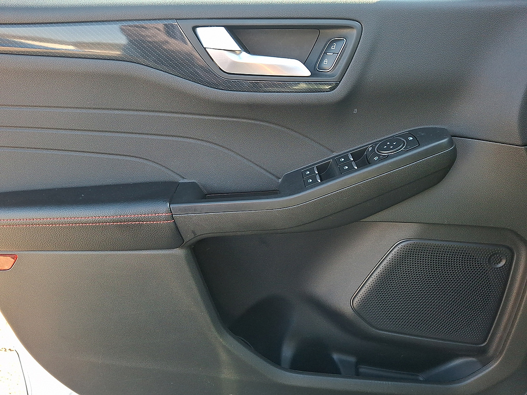 2024 Ford Escape photo 12 of 31