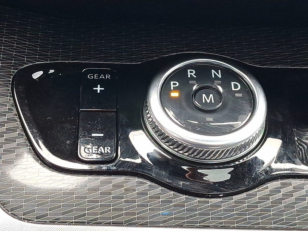 2025 Ford Expedition photo 16 of 31
