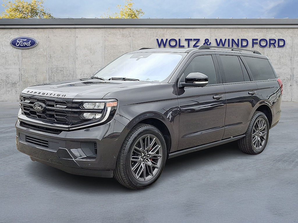 2025 Ford Expedition photo 3 of 31